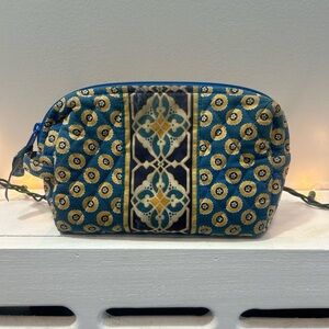 Vera Bradley patterned Blue and Gold Women's cosmetic bag